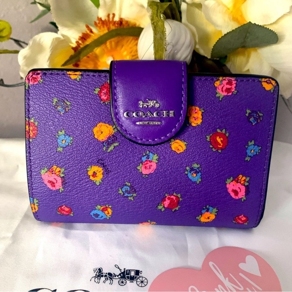 COACH MEDIUM CORNER ZIP WALLET WITH MINI VINTAGE ROSE